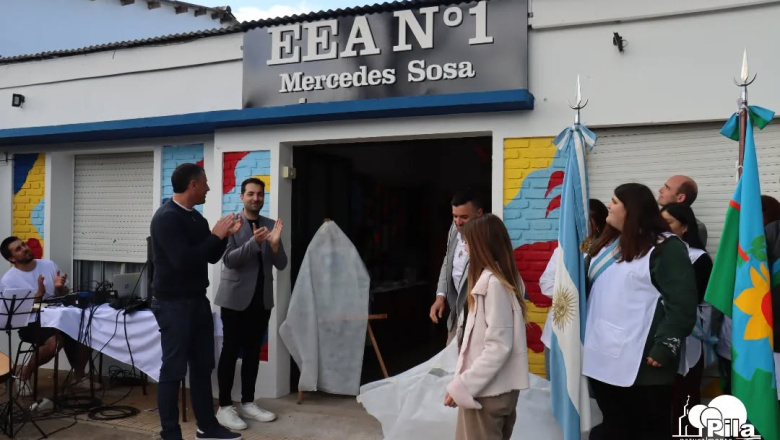 Emotivo acto en Pila: la EEA N° 1 lleva el nombre de Mercedes Sosa