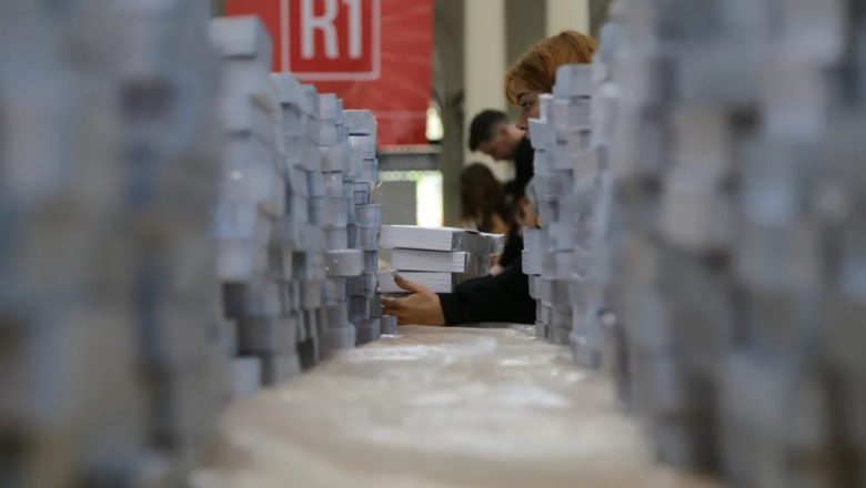 La Junta Electoral recibirá el miércoles a LLA para definir si reimprimen las boletas