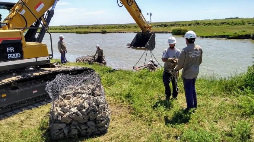 General Lavalle: avanzan los trabajos para la instalación de un puente Bailey sobre el Canal 2
