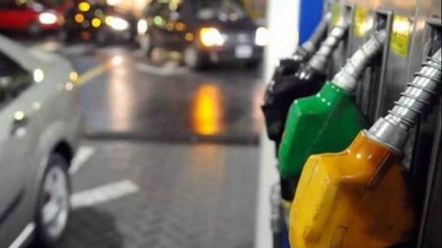 Empresarios del combustible anuncian aumento en las naftas