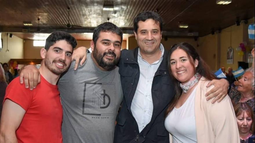 Maximiliano Abad se reúne con jóvenes radicales de la sección