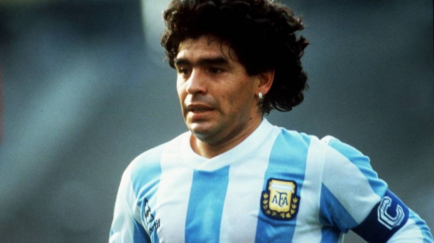 Castelli: el intendente anunció que se realizará una estatua de Maradona sobre la Autovía 2