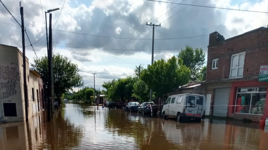 Dolores: la Provincia envió ayuda social para los damnificados por la inundación