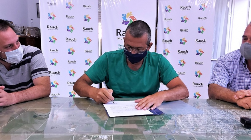 Rauch: otorgan nuevo aumento a empleados municipales