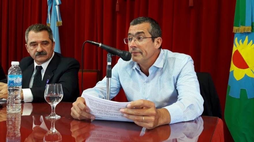 Intendente de Rauch expresó respaldo a Maximiliano Abad en una solicitada de intendentes radicales