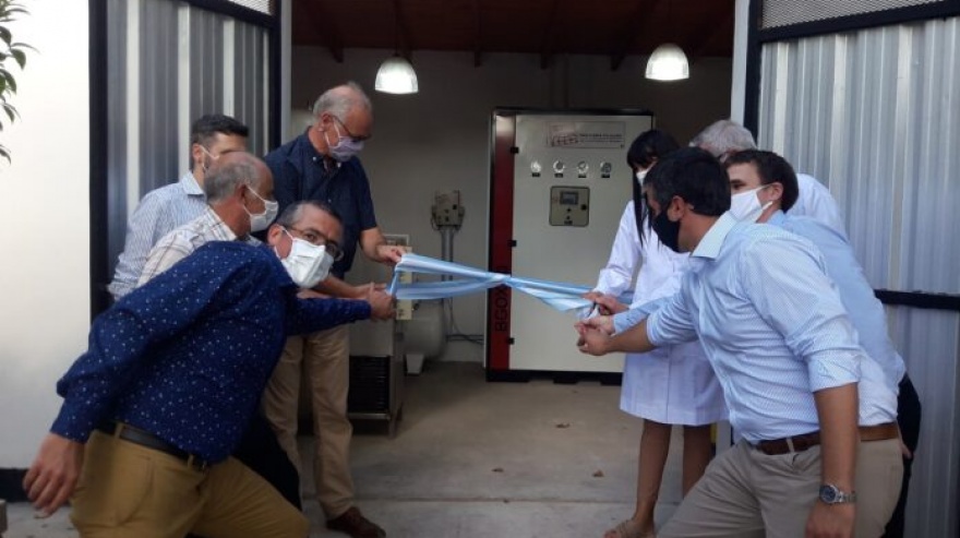 Con la presencia del ministro de salud bonaerense Daniel Gollan, se inauguró la planta de oxígeno en el hospital municipal