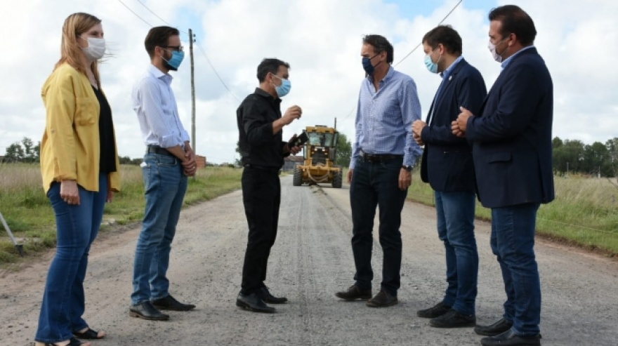 Katopodis y Simone recorrieron obras y firmaron convenios en General Guido, Maipú y Ayacucho