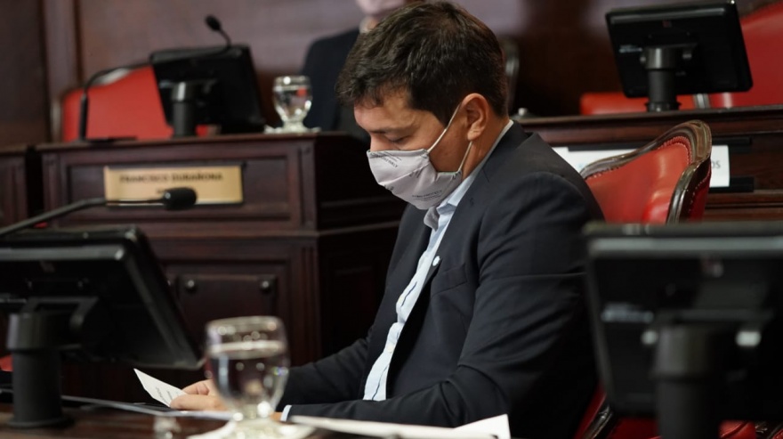 Senadores bonaerenses sancionaron ley que autoriza la compra de vacunas