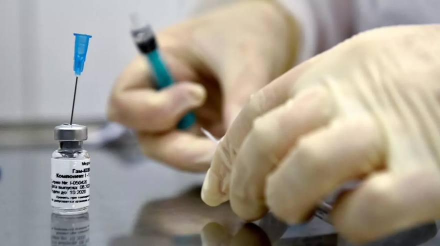 Promulgan la ley que faculta a la Provincia a comprar vacunas contra el coronavirus