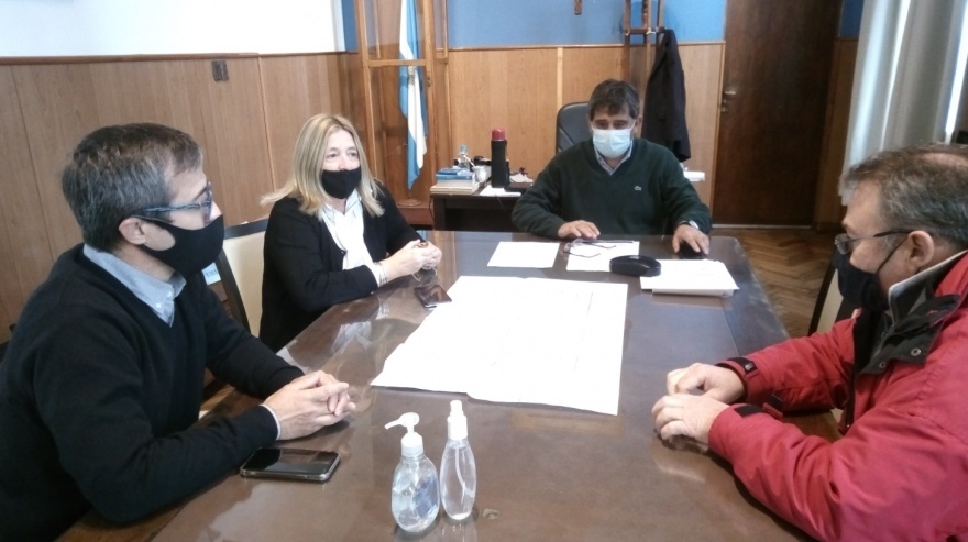 Lobería: el intendente firmó el convenio para la construcción del jardín maternal