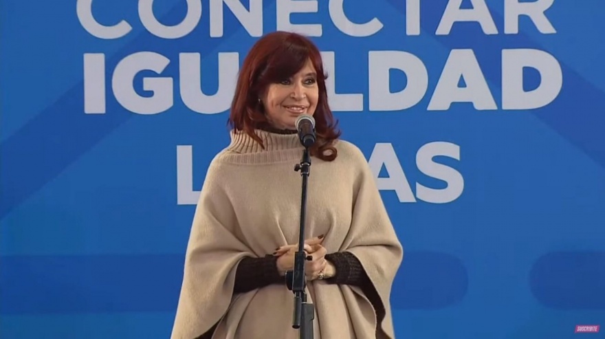 Cristina Kirchner "se encuentra en buen estado de salud" y "cursa un post operatorio normal"