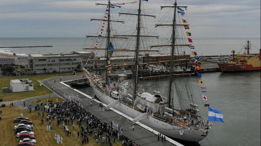 Arribó a Mar del Plata la Fragata Libertad tras el cierre de un nuevo viaje de instrucción