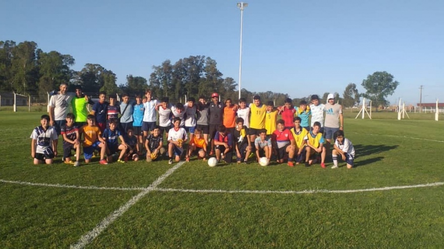River Plate realizó una prueba de jugadores en Pila