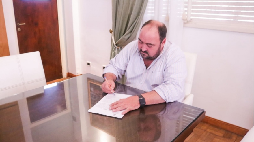 General Paz: intendente firmó convenio para la construcción de 38 viviendas