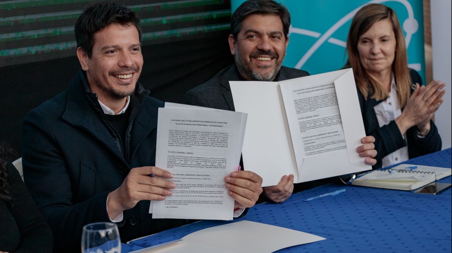 Bianco visitó La Costa y firmó convenio para impulsar la educación universitaria
