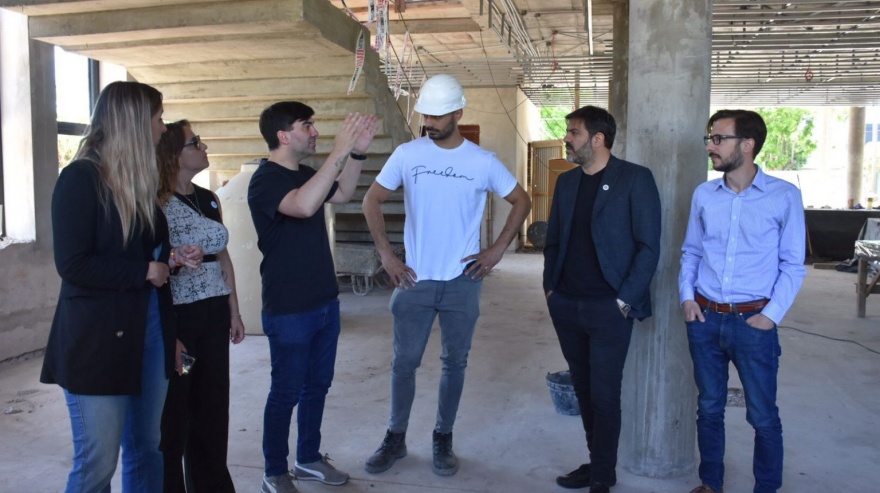 Bianco y Simone recorrieron la construcción de la Casa de la Provincia en Castelli
