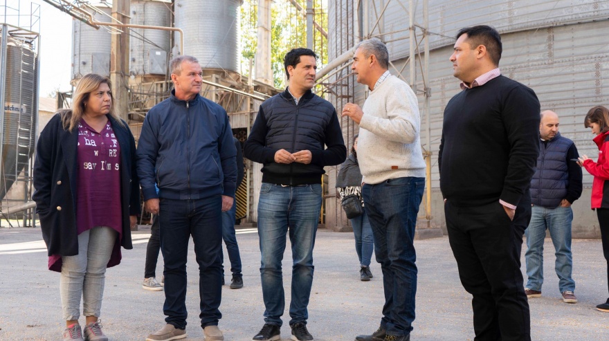 Monte: el precandidato a gobernador de la UCR, Maxi Abad, recorrió el distrito acompañado de José Castro