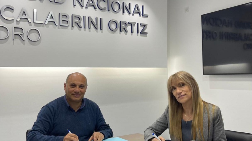 Balcarce: el intendente Reino firmó convenio para ampliar la oferta educativa del distrito