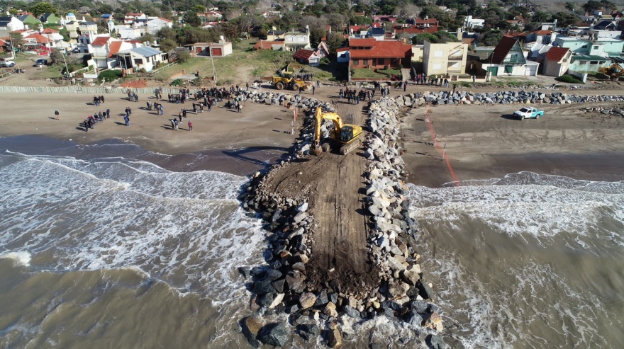 La Costa: avanza la obra de protección costera en Las Toninas