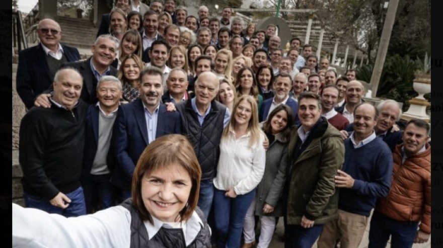 La foto de Bullrich, Grindetti y el equipo para desembarcar en provincia de Buenos Aires