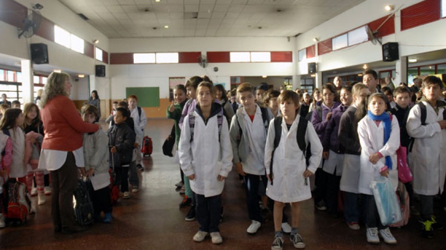 Aceptación dispar de los gremios docentes a la propuesta del gobierno
