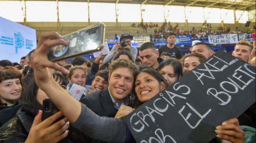 Axel Kicillof anunció el Boleto Estudiantil para el nivel terciario