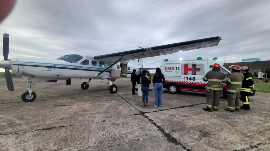 Megaoperativo: equipo de salud se trasladó de urgencia en avión y ambulancias para salvar la vida a un joven