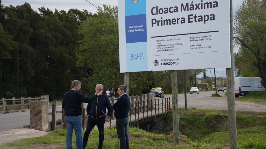 Néstor Álvarez recorrió la construcción de la Cloaca Máxima en Chascomús
