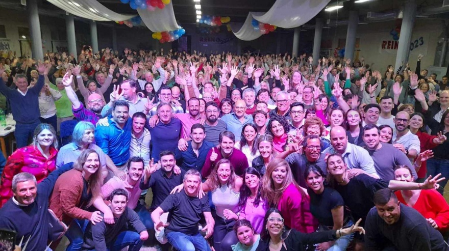 Balcarce: multitudinario cierre de campaña de Esteban Reino