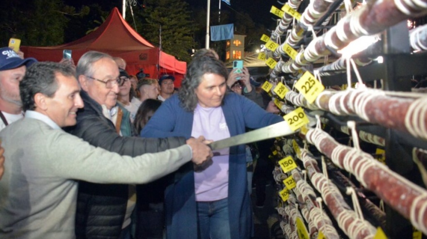 Tandil rompió el récord: presentó un salame de más de 300 metros