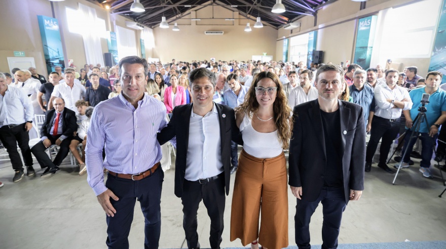 Kicillof encabezó el acto de asunción de Jimena López como presidenta de Puerto Quequén