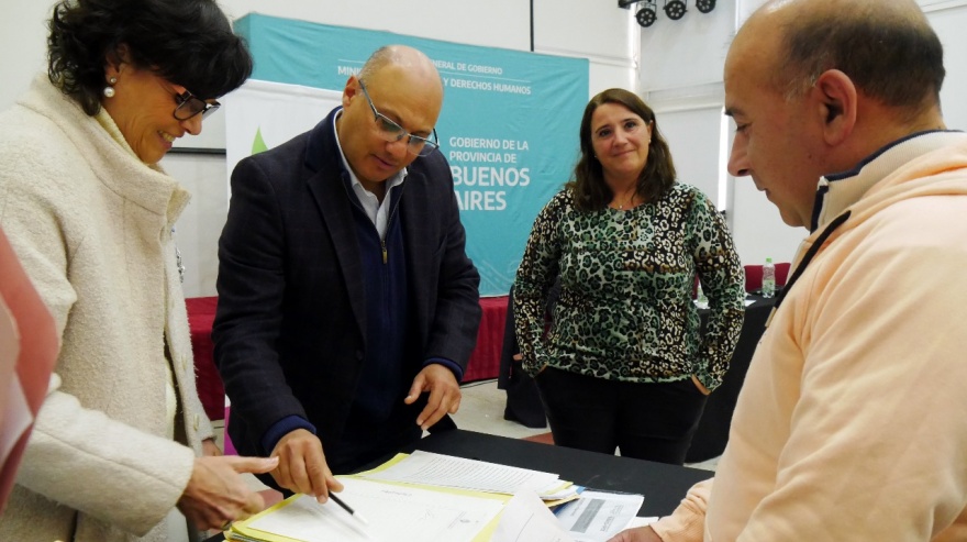 Balcarce: familias concretaron la firma de 41 escrituras