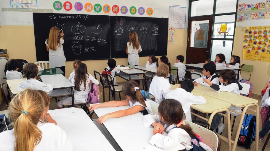 Educación bonaerense: otras 112 escuelas se suman al horario de clase extendido