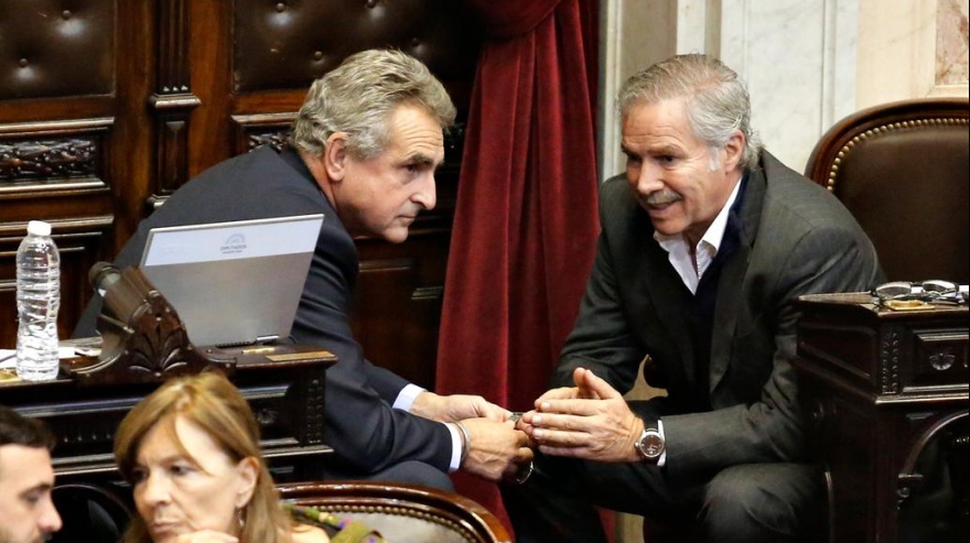 Solá y Rossi se bajaron de la carrera presidencial
