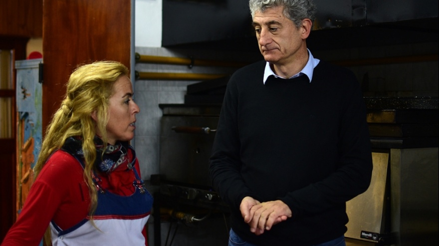 Villa Gesell: intendente recorrió obras en escuela primaria