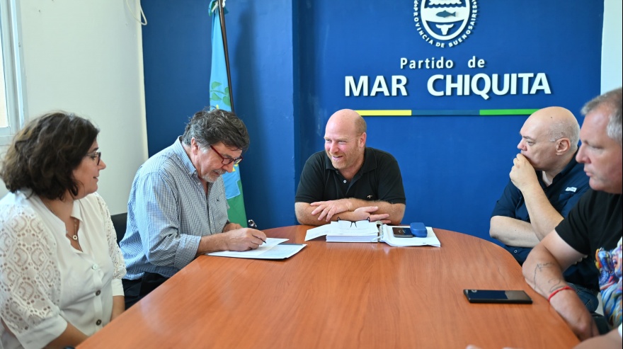 El ministro Sileoni visitó Mar Chiquita en el marco del Programa Escuelas Abiertas de Verano