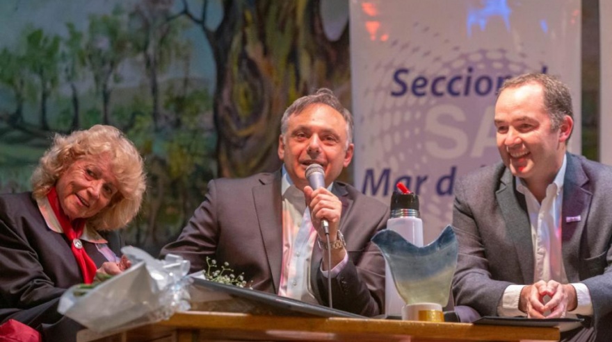 Entregaron premio Expresarte a la reconocida locutora Perla Carlino