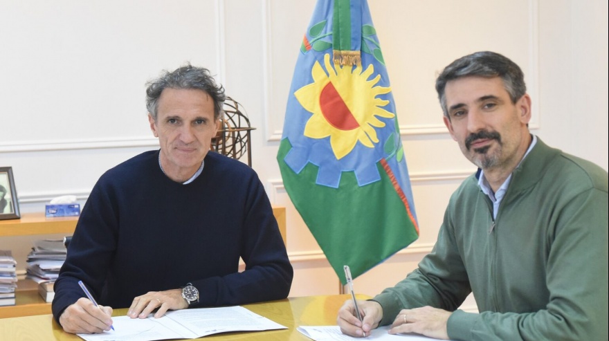 Natatorio Municipal de Miramar: reunión y firma de convenio para comienzo de obras
