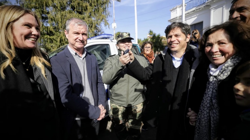 Monte: Kicillof sumó patrulleros, un CAPS, ambulancia y escrituras para vecinos
