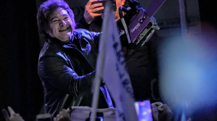 Milei lanzó la campaña en La Plata con insultos a Kicillof