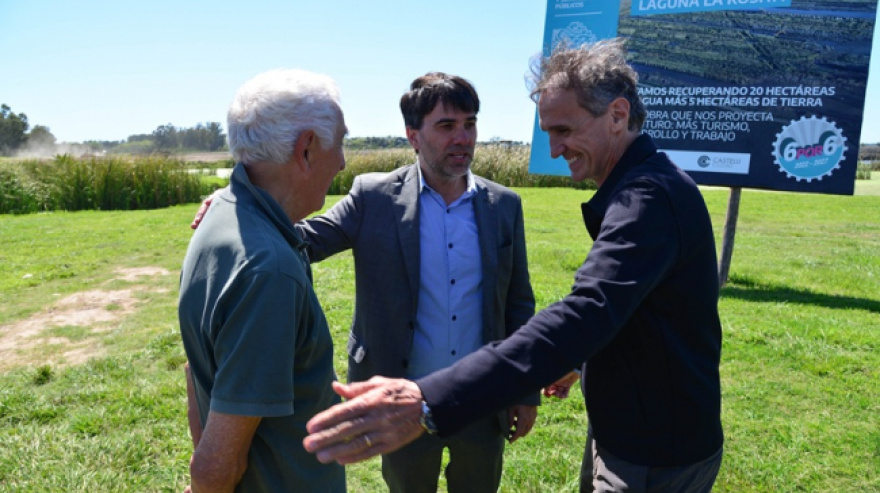 Castelli: Katopodis supervisó los trabajos de limpieza en la laguna La Rosita