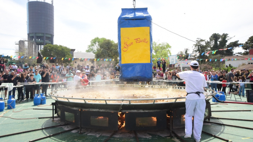 Villa Gesell disfrutó de una nueva edición de la Paella de la Amistad
