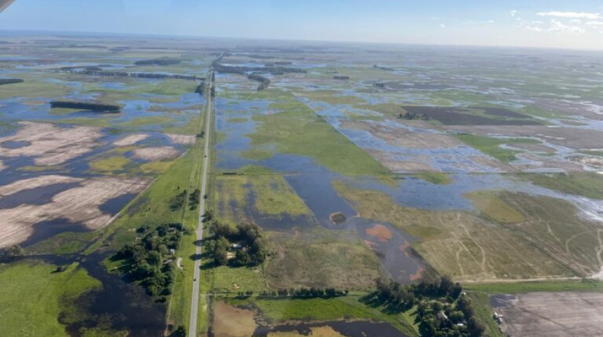 Lobería: el intendente recorrió las zonas afectadas por la lluvia