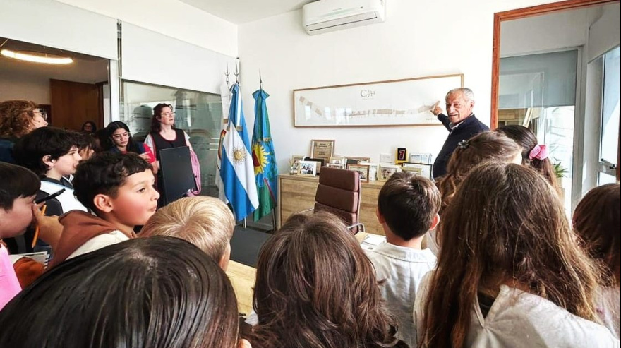 La Costa: estudiantes de Santa Teresita realizaron una visita guiada al Palacio Municipal