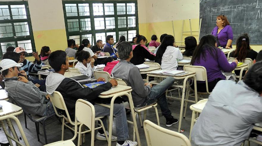 Confirman el piso de 190 días de clases en 2026 y anuncian mayor control de las horas escolares
