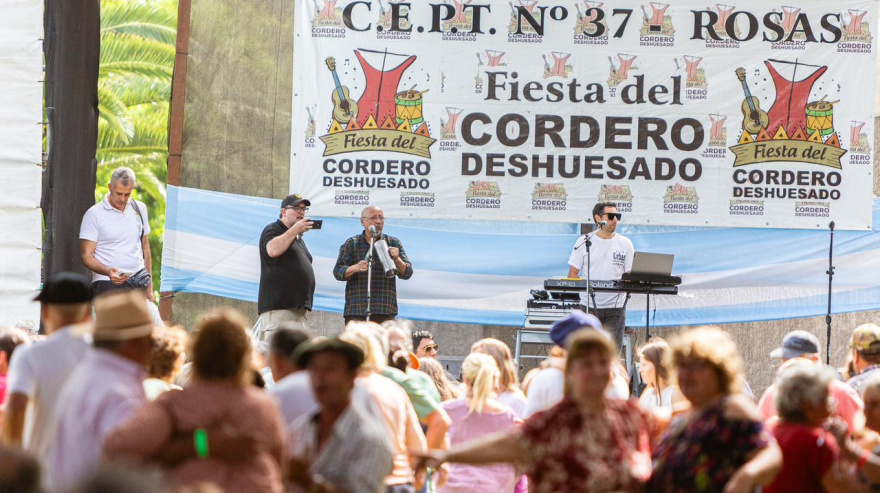Las Flores: la comunidad rural de Rosas brilló con la 11° Fiesta del Cordero Deshuesado