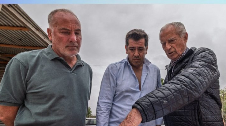 La Costa: Juan de Jesús recorrió la construcción de la nueva Escuela Primaria N° 17 en Costa Chica