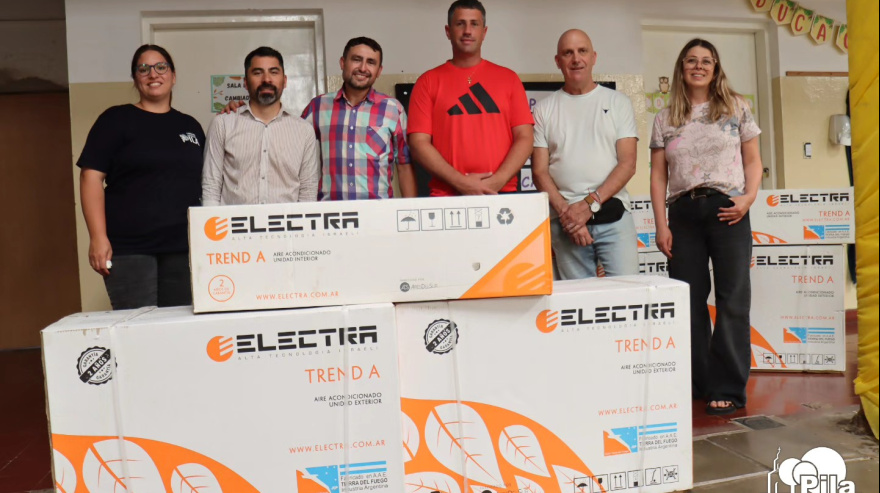 Pila: Walker entregó aires acondicionados e la Escuela Especial N° 501