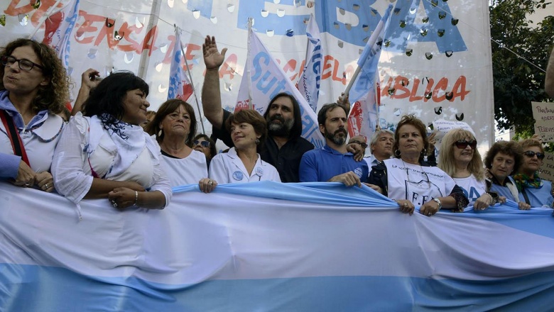 Paritarias: docentes formalizaron un pedido de revisión a la Provincia y SUTEBA se suma al paro de Ctera