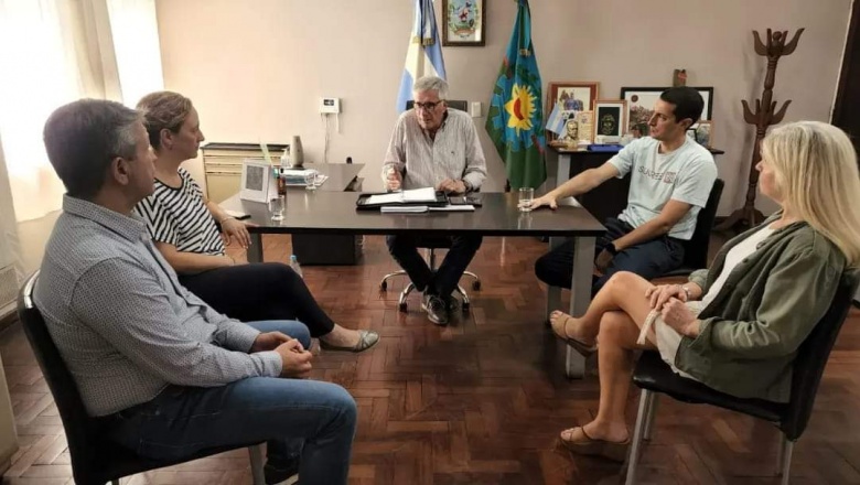 General Belgrano: Dinapoli se reunió con integrantes de la cooperadora del Hospital